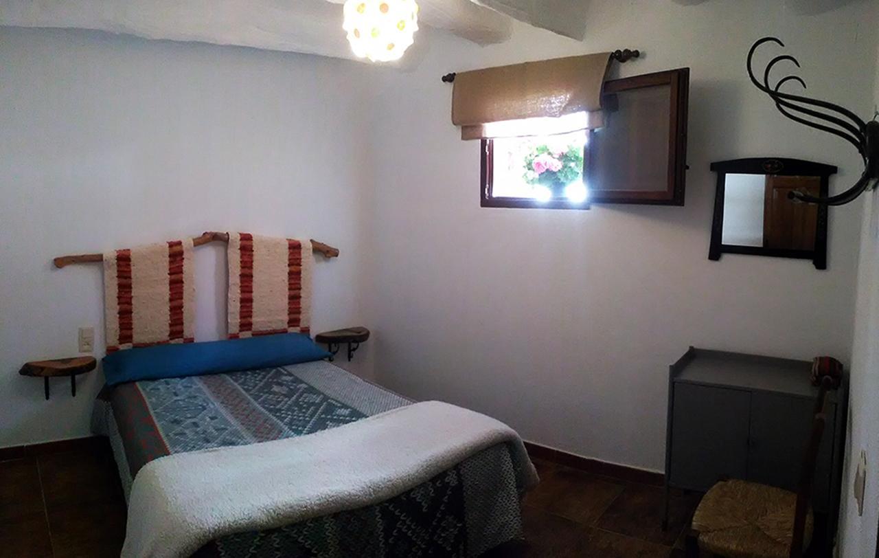 Refugio Alpujarra Alta Bed & Breakfast เตรเวเลซ ภายนอก รูปภาพ