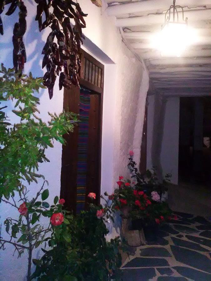 Refugio Alpujarra Alta Bed & Breakfast เตรเวเลซ ภายนอก รูปภาพ