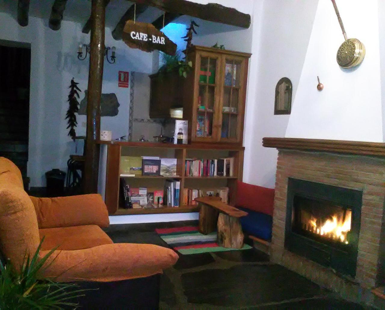 Refugio Alpujarra Alta Bed & Breakfast เตรเวเลซ ภายนอก รูปภาพ